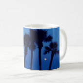 Daytona Beach FLの熱帯ヤシの木の月のマグ コーヒーマグカップ (正面右)