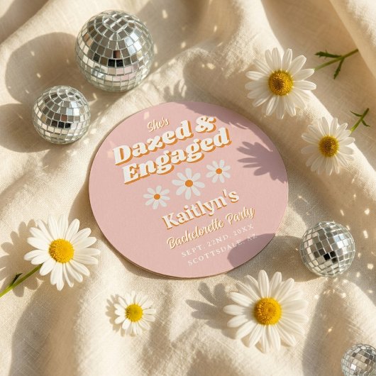 Dazed & Engaged Groovy 70s Bachelorette Party ラウンドペーパーコースター