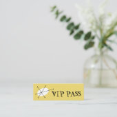 Dazzle Yellow 'VIP PASS'ビジネスカードスキニー スキニー名刺 (スタンド正面)