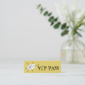 Dazzle Yellow 'VIP PASS'ビジネスカードスキニー スキニー名刺 (スタンド正面)