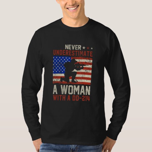 DD 214銃を持つ女性を侮るな Tシャツ (正面)