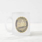 DDSのバッジのロゴの歯科医師 フロストグラスマグカップ (左)