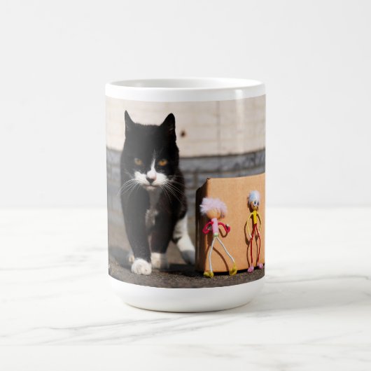 De Fubby's verstoppen zich voor de kat Ping. コーヒーマグカップ (中央)