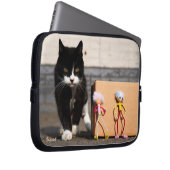 De Fubby's verstoppen zich voor de kat Ping. ラップトップスリーブ (正面右)