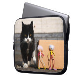 De Fubby's verstoppen zich voor de kat Ping. ラップトップスリーブ (正面左)
