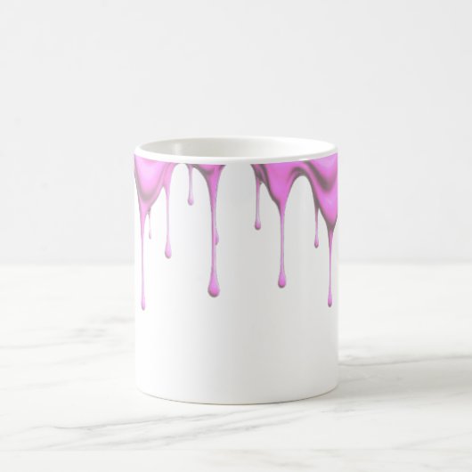 De la glace dégouline le long d'un mug. コーヒーマグカップ (中央)