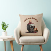 Dead But Glowing Halloween Throw Pillow クッション (椅子)