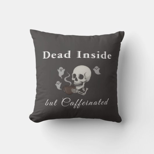 Dead Inside But Caffeinated – Halloween Pillow クッション (正面)