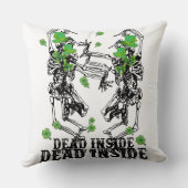 Dead Inside But It's St Patrick's Day – スケルトン クッション (裏面)