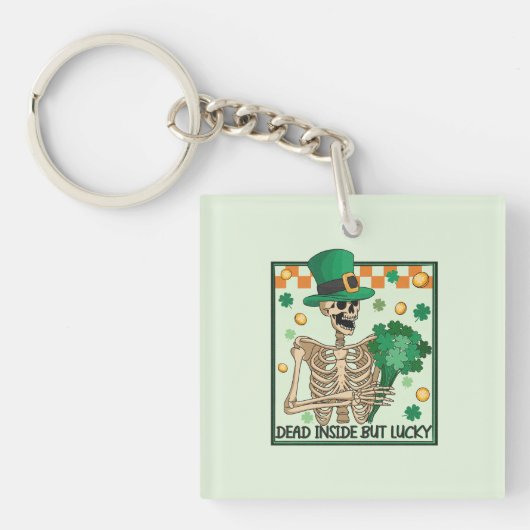 Dead Inside But Lucky - Skeleton Leprechaun キーホルダー (正面)
