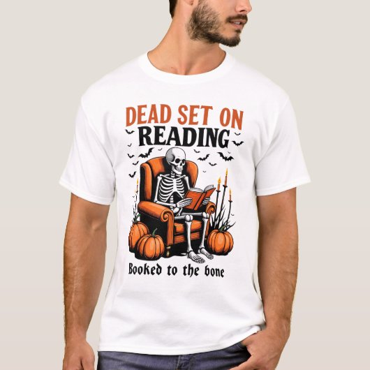 Dead Set On Reading – Skeleton Halloween Book Love Tシャツ (正面)