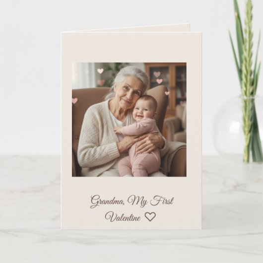 Dearest Grandma Pink Hearts First Valentine Folded カード (正面)