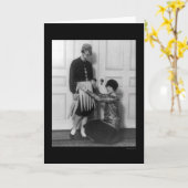 Debutante in Washington, DC 1924 カード (黄色い花)