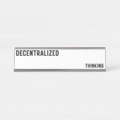 Decentralized Thinking Luxury Glass Desk Name  デスクネームプレート (正面)