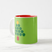 Deck the Halls with Pickleball ツートーンマグカップ (正面左)