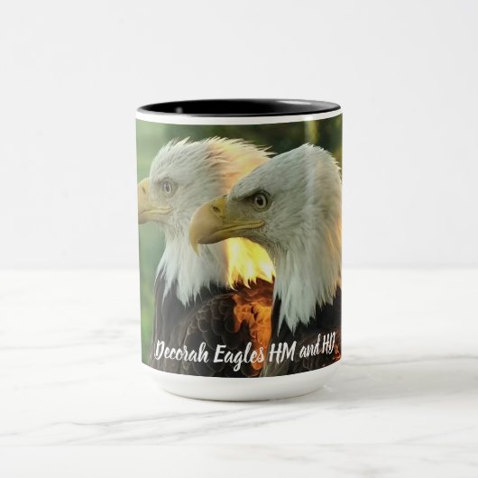 Decorah Eagles HMおよびHD マグカップ (中央)