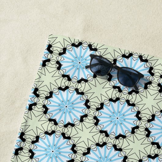 Decorative blue and cream floral patterned  ビーチタオル (インサイチュ)