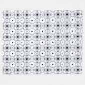 Decorative geometric patterned on white background フリースブランケット (正面(横))