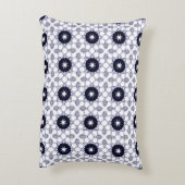 decorative pillow featuring a geometric pattern アクセントクッション (裏面(縦))