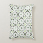 decorative pillow featuring a geometric pattern アクセントクッション (正面(垂直))