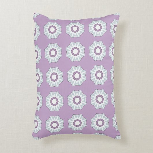 decorative pillow featuring a geometric pattern アクセントクッション (正面(垂直))