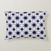 decorative pillow featuring a geometric pattern アクセントクッション (正面)