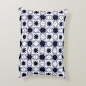 decorative pillow featuring a geometric pattern アクセントクッション (裏面(縦))