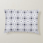 decorative pillow featuring a geometric pattern アクセントクッション (裏面)
