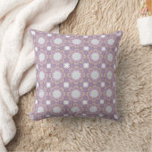 decorative pillow featuring a geometric pattern クッション (ブランケット)