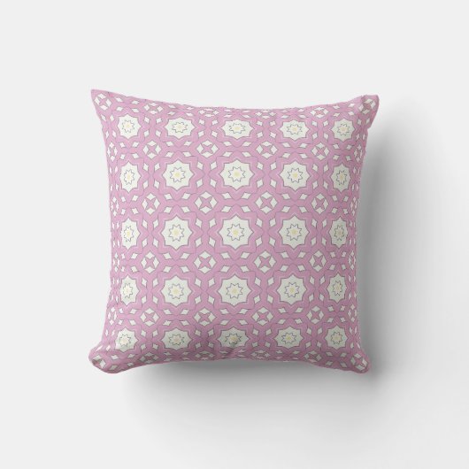 decorative pillow featuring a geometric pattern クッション (正面)