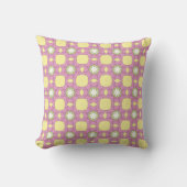 decorative pillow featuring a geometric pattern クッション (正面)