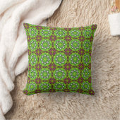 decorative pillow featuring a geometric pattern クッション (ブランケット)