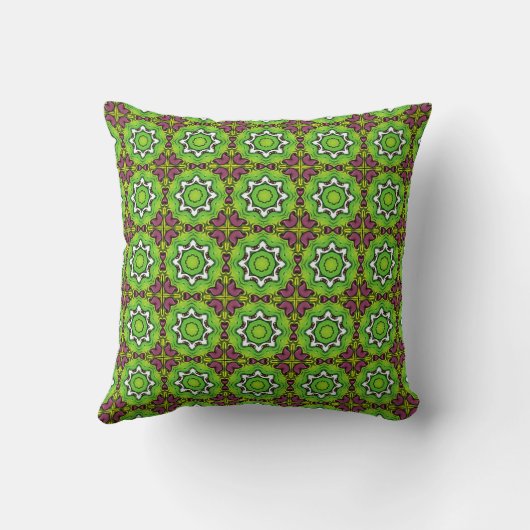 decorative pillow featuring a geometric pattern クッション (裏面)