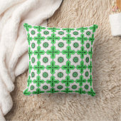 decorative pillow featuring a geometric pattern クッション (ブランケット)