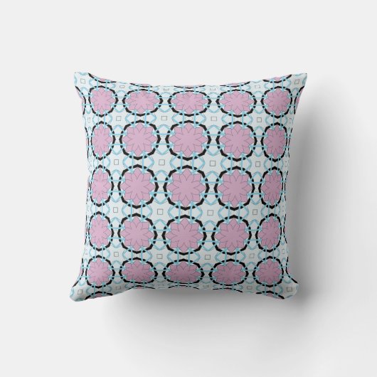 decorative pillow featuring a geometric pattern クッション (裏面)