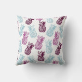 Decorative pillow with a modern minimalist design. クッション (裏面)