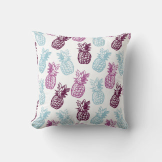 Decorative pillow with a modern minimalist design. クッション