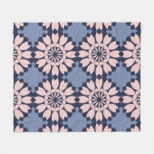 Decorative seamless pattern of different geometric フリースブランケット (正面(横))