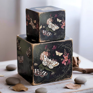 Decoupage Woodland Moth Illustration 薄葉紙