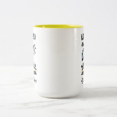 Dee Dooによるビーチの良い時を思い出す ツートーンマグカップ (中央)