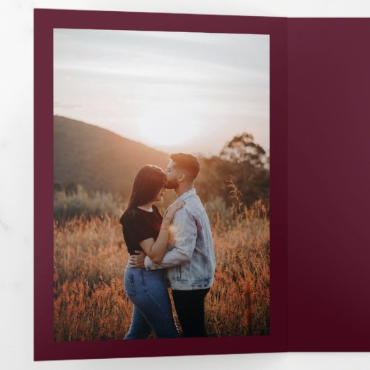 Deep Burgundy Elegant QR Code Classic Wedding 三つ折り招待状 (内部最初)