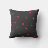 Deep Charcoal Japanese Red Cosmos Floral Pattern クッション (裏面)