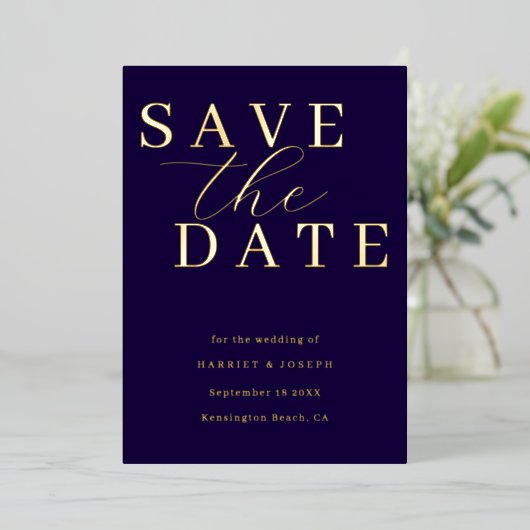 Deep Navy & Gold Foil Wedding Save The Date 箔招待状 (立ち正面)