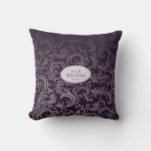Deep Plum Damask Personalized クッション (正面)