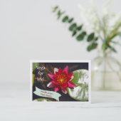 Deep Rose Colored Lotus Blossom Customizable 名刺 (スタンド正面)