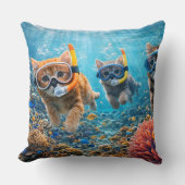 Deep sea diving kittens whimsical underwater snork クッション (正面)