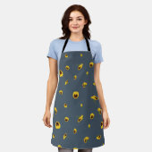Deep Slate Japanese Yellow Pansy Floral Pattern エプロン (着用した状態)