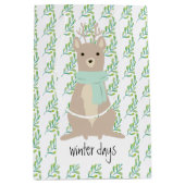 Deer Wearing A Green Scarf ミディアムペーパーバッグ (正面)