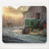 Deer with Green Vintage Tractor  マウスパッド (正面)