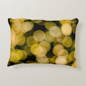 Defocused night light background. Abstract circula アクセントクッション (裏面)